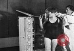 Standbild Heilquelle Kurort in Wiesbaden 1930er Jahre Wiesbaden Deutschland, 1937, aus Sekunde 54 historischem Filmmaterial Videoclip 65675055447
