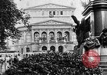 Standbild berühmte Gebäude Frankfurt am Main Deutschland, 1937, aus Sekunde 37 historischem Filmmaterial Videoclip 65675055448