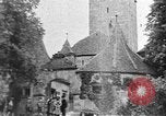Standbild berühmte Gebäude Rothenburg ob der Tauber Deutschland, 1937, aus Sekunde 14 historischem Filmmaterial Videoclip 65675055449