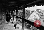 Standbild berühmte Gebäude Rothenburg ob der Tauber Deutschland, 1937, aus Sekunde 33 historischem Filmmaterial Videoclip 65675055449