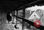 Standbild berühmte Gebäude Rothenburg ob der Tauber Deutschland, 1937, aus Sekunde 34 historischem Filmmaterial Videoclip 65675055449