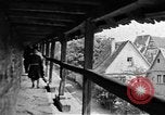 Standbild berühmte Gebäude Rothenburg ob der Tauber Deutschland, 1937, aus Sekunde 35 historischem Filmmaterial Videoclip 65675055449