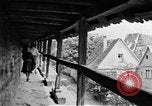 Standbild berühmte Gebäude Rothenburg ob der Tauber Deutschland, 1937, aus Sekunde 36 historischem Filmmaterial Videoclip 65675055449