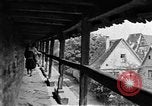 Standbild berühmte Gebäude Rothenburg ob der Tauber Deutschland, 1937, aus Sekunde 38 historischem Filmmaterial Videoclip 65675055449