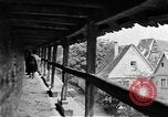 Standbild berühmte Gebäude Rothenburg ob der Tauber Deutschland, 1937, aus Sekunde 42 historischem Filmmaterial Videoclip 65675055449