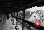 Standbild berühmte Gebäude Rothenburg ob der Tauber Deutschland, 1937, aus Sekunde 43 historischem Filmmaterial Videoclip 65675055449