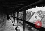 Standbild berühmte Gebäude Rothenburg ob der Tauber Deutschland, 1937, aus Sekunde 44 historischem Filmmaterial Videoclip 65675055449