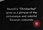 Image Oktoberfest parade Munich Allemagne, 1937, de la seconde 1 séquences d'archives historiques vidéo 65675055465