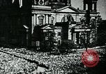 Image Paul von Hindenburg avec Hitler en voiture ouverte Berlin Allemagne, 1933, de la seconde 3 séquences d'archives historiques vidéo 65675055498