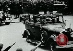 Image Paul von Hindenburg avec Hitler en voiture ouverte Berlin Allemagne, 1933, de la seconde 10 séquences d'archives historiques vidéo 65675055498