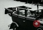 Image Paul von Hindenburg avec Hitler en voiture ouverte Berlin Allemagne, 1933, de la seconde 13 séquences d'archives historiques vidéo 65675055498