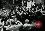 Image Paul von Hindenburg avec Hitler en voiture ouverte Berlin Allemagne, 1933, de la seconde 20 séquences d'archives historiques vidéo 65675055498