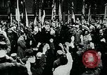 Image Paul von Hindenburg avec Hitler en voiture ouverte Berlin Allemagne, 1933, de la seconde 29 séquences d'archives historiques vidéo 65675055498