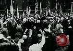 Image Paul von Hindenburg avec Hitler en voiture ouverte Berlin Allemagne, 1933, de la seconde 30 séquences d'archives historiques vidéo 65675055498