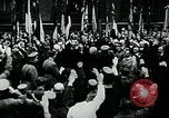 Image Paul von Hindenburg avec Hitler en voiture ouverte Berlin Allemagne, 1933, de la seconde 31 séquences d'archives historiques vidéo 65675055498