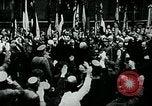 Image Paul von Hindenburg avec Hitler en voiture ouverte Berlin Allemagne, 1933, de la seconde 32 séquences d'archives historiques vidéo 65675055498