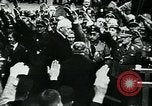 Image Paul von Hindenburg avec Hitler en voiture ouverte Berlin Allemagne, 1933, de la seconde 49 séquences d'archives historiques vidéo 65675055498