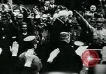 Image Paul von Hindenburg avec Hitler en voiture ouverte Berlin Allemagne, 1933, de la seconde 52 séquences d'archives historiques vidéo 65675055498