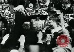 Image Paul von Hindenburg avec Hitler en voiture ouverte Berlin Allemagne, 1933, de la seconde 56 séquences d'archives historiques vidéo 65675055498