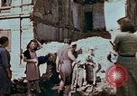 Immagine di La brigata della benna Berlino Germania, 1945, secondo 24 filmato di repertorio 65675055504