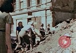 Immagine di La brigata della benna Berlino Germania, 1945, secondo 58 filmato di repertorio 65675055504