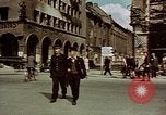 Immagine di Civili tedesco Berlino Germania, 1945, secondo 4 filmato di repertorio 65675055518