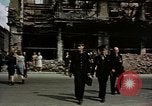 Immagine di Civili tedesco Berlino Germania, 1945, secondo 10 filmato di repertorio 65675055518