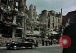 Immagine di Civili tedesco Berlino Germania, 1945, secondo 15 filmato di repertorio 65675055518