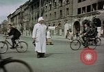 Immagine di Civili tedesco Berlino Germania, 1945, secondo 28 filmato di repertorio 65675055518