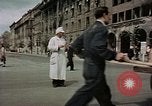Immagine di Civili tedesco Berlino Germania, 1945, secondo 35 filmato di repertorio 65675055518