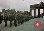Immagine di Civili tedesco Berlino Germania, 1945, secondo 51 filmato di repertorio 65675055518