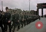 Immagine di Civili tedesco Berlino Germania, 1945, secondo 55 filmato di repertorio 65675055518