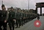 Immagine di Civili tedesco Berlino Germania, 1945, secondo 57 filmato di repertorio 65675055518