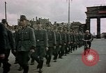 Immagine di Civili tedesco Berlino Germania, 1945, secondo 58 filmato di repertorio 65675055518