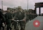 Immagine di Civili tedesco Berlino Germania, 1945, secondo 60 filmato di repertorio 65675055518