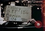 Immagine di Segno bordo Berlino Germania, 1945, secondo 1 filmato di repertorio 65675055522