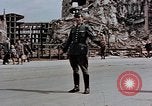 Immagine di Civili tedesco Berlino Germania, 1945, secondo 26 filmato di repertorio 65675055523