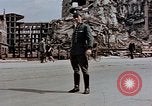 Immagine di Civili tedesco Berlino Germania, 1945, secondo 28 filmato di repertorio 65675055523