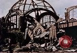Immagine di Bomba ha danneggiato la stazione ferroviaria Berlino Germania, 1945, secondo 37 filmato di repertorio 65675055526