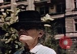 Immagine di Antico tedesco civili Berlino Germania, 1945, secondo 3 filmato di repertorio 65675055527