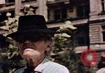 Immagine di Antico tedesco civili Berlino Germania, 1945, secondo 7 filmato di repertorio 65675055527