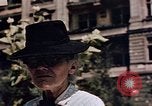 Immagine di Antico tedesco civili Berlino Germania, 1945, secondo 8 filmato di repertorio 65675055527