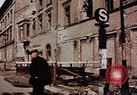 Immagine di Segno di strada Unter Den Linden Berlino Germania, 1945, secondo 26 filmato di repertorio 65675055529