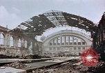 Immagine di Danni di bomba Berlino Germania Anhalter Bahnhof station, 1945, secondo 8 filmato di repertorio 65675055531