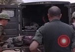 Immagine di Gli americani feriti nell'offensiva del Tet a Saigon Il Vietnam, 1968, secondo 36 filmato di repertorio 65675055534