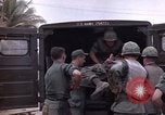 Immagine di Gli americani feriti nell'offensiva del Tet a Saigon Il Vietnam, 1968, secondo 39 filmato di repertorio 65675055534