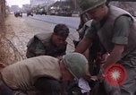 Immagine di Gli americani feriti nell'offensiva del Tet a Saigon Il Vietnam, 1968, secondo 47 filmato di repertorio 65675055534