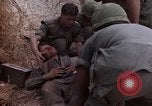 Immagine di Gli americani feriti nell'offensiva del Tet a Saigon Il Vietnam, 1968, secondo 53 filmato di repertorio 65675055534