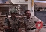 Immagine di Gli americani feriti nell'offensiva del Tet a Saigon Il Vietnam, 1968, secondo 58 filmato di repertorio 65675055534