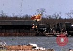 Immagine di Complesso di chiatta Il Vietnam Cua Lon River, 1969, secondo 20 filmato di repertorio 65675055540